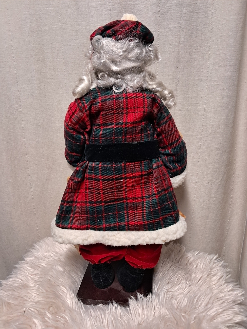 25" Tall Standing Scottish Santa With List And Toys - Picture 6 of 8